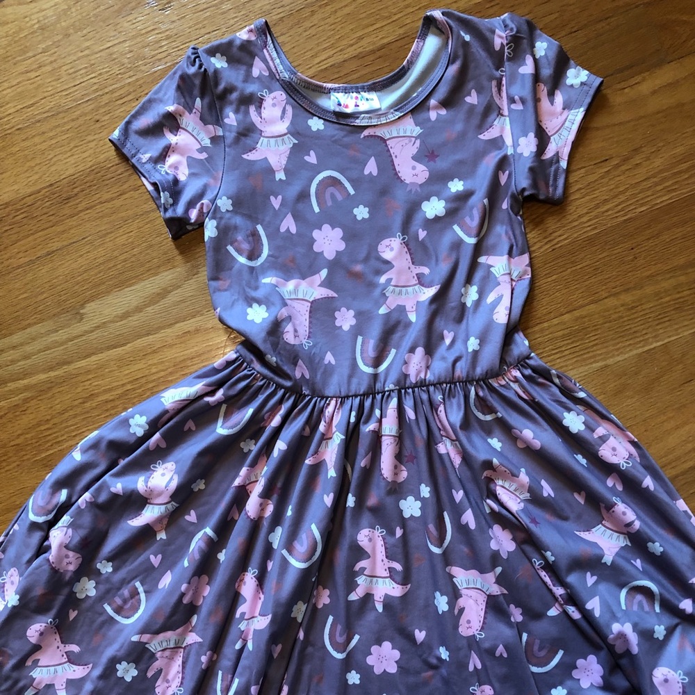 Dot Dot Smile, short sleeve, cool material, dinosaur print, size 8/10